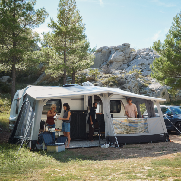 Auvent gonflable Dometic Résidence Air Tour 11 pour caravane avec un pourtour compris entre 8m90 et 9m15